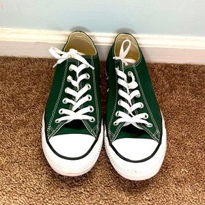 Converse low top gloom green women’s size 8